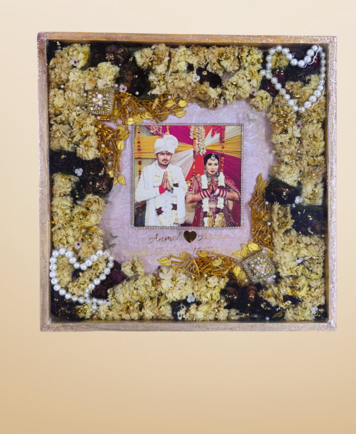 Customized varmala & photo preservation in resin