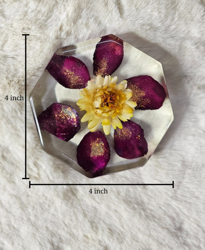 Handmade resin paper stopper with dried flowers