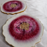 Artistic resin table coaster in white marble texture