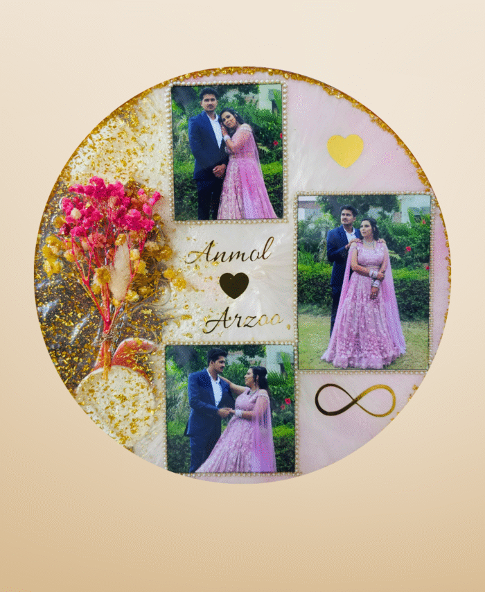 Personalized resin photo frame with preserved flowers and custom couple photograph – romantic anniversary or wedding keepsake