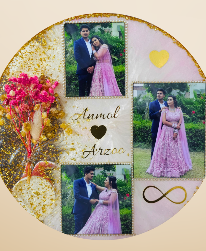 Personalized resin photo frame with preserved flowers and custom couple photograph – romantic anniversary or wedding keepsake
