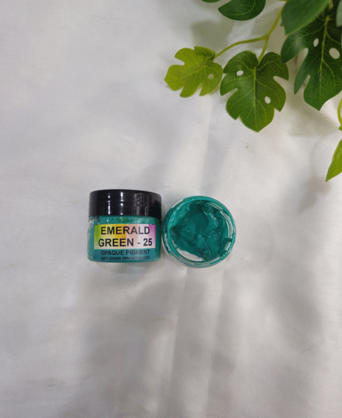 Opaque resin pigment in Emerald Green for epoxy, resin art, and DIY crafts – 20g