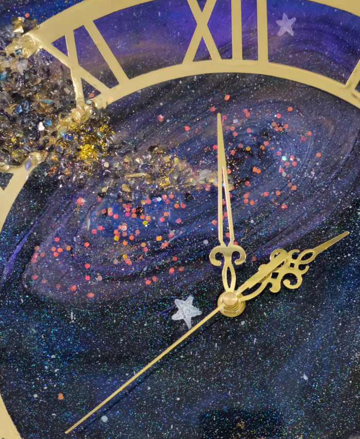 Luxury Artistic Resin Wall Clock for Home Décor