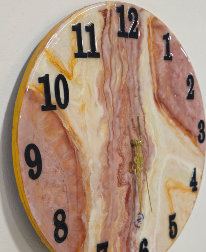Handmade marble-effect resin wall décor clock