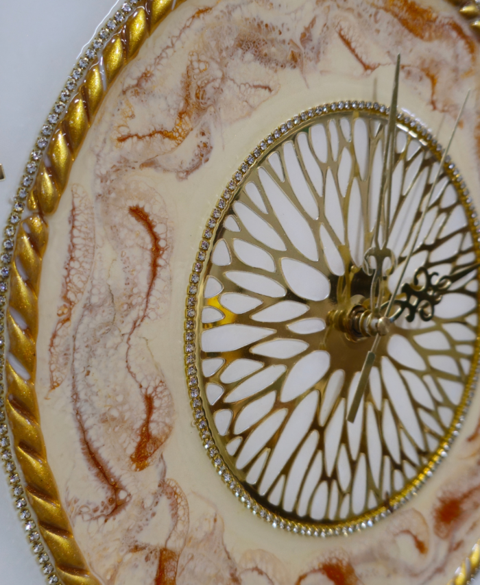 Luxury resin clock for classic home décor
