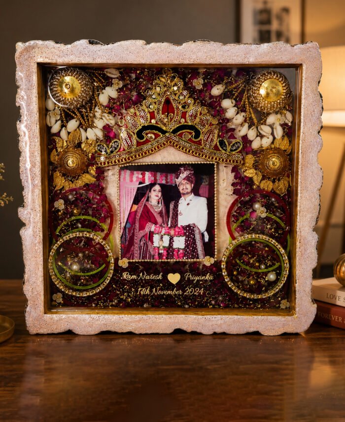 Customized varmala & photo preservation in resin