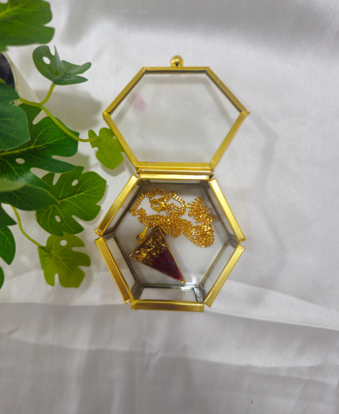 Golden hexagon glass jewelry box