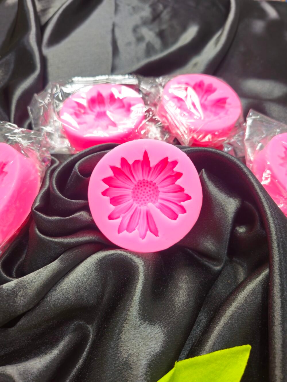 Pink daisy flower silicone mould with detailed petal design for resin art and craft making