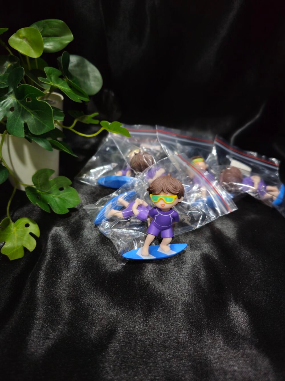 Miniature surfing boy figurine with surfboard for resin art and craft decoration