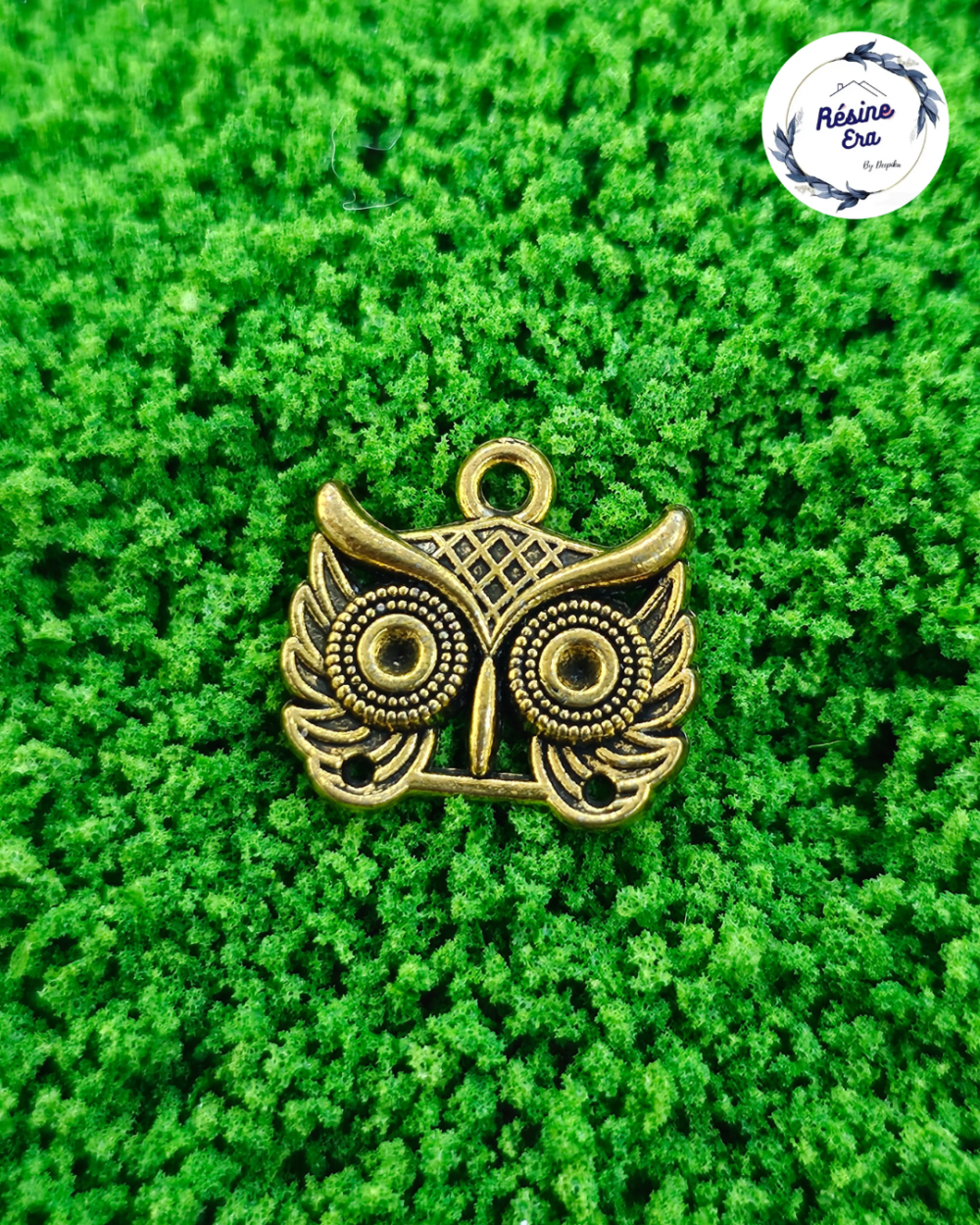 Antique gold owl metal charm used for resin art and handmade jewellery designs