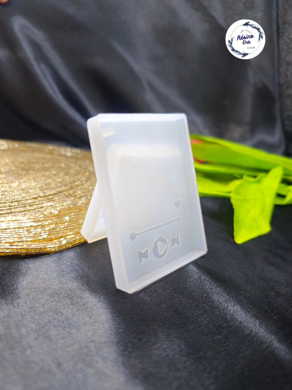 Spotify resin silicone mould for making personalised Spotify plaques and resin crafts