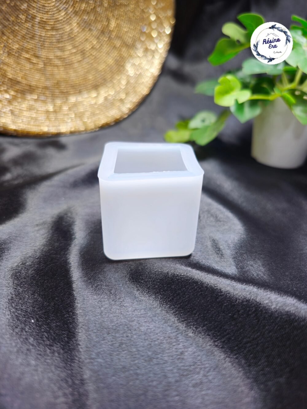 “Transparent silicone cube mould for making resin paper weight or decorative cube crafts”