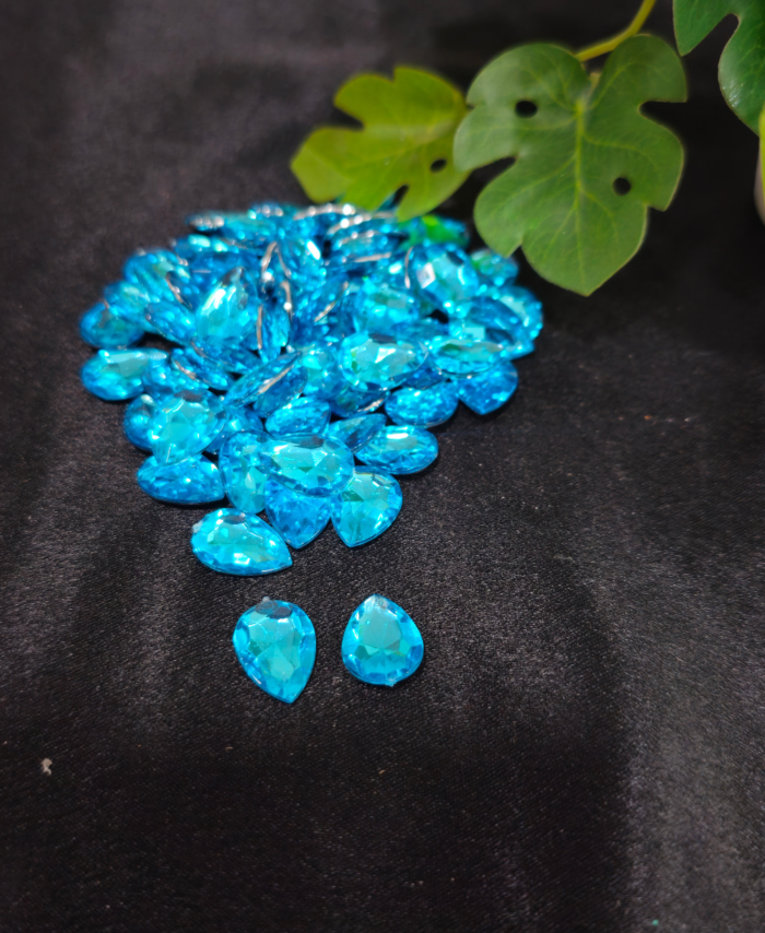Sky Blue teardrop crystal stones are used for resin art and decorative crafts