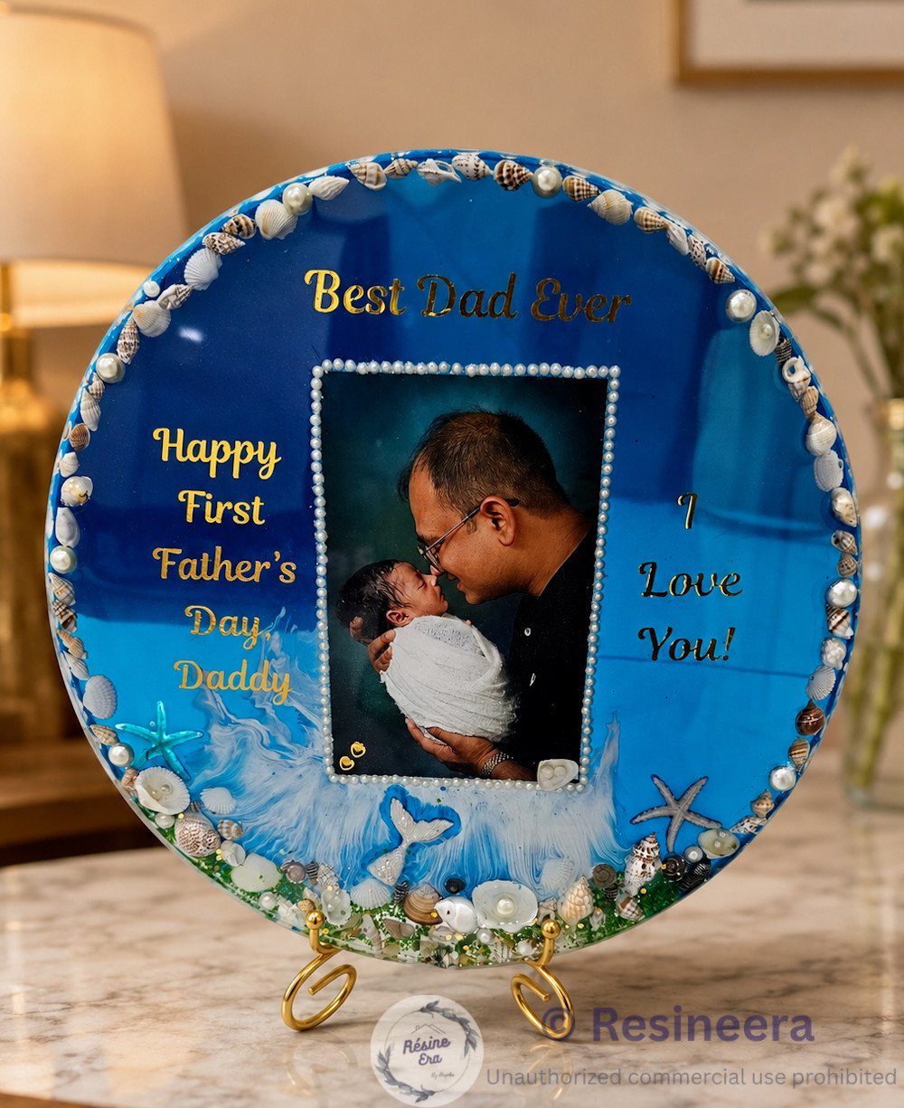father day.jpg Handmade Ocean Theme Photo Preservation Frame with seashell-inspired coastal design for preserving special memories and photographs.